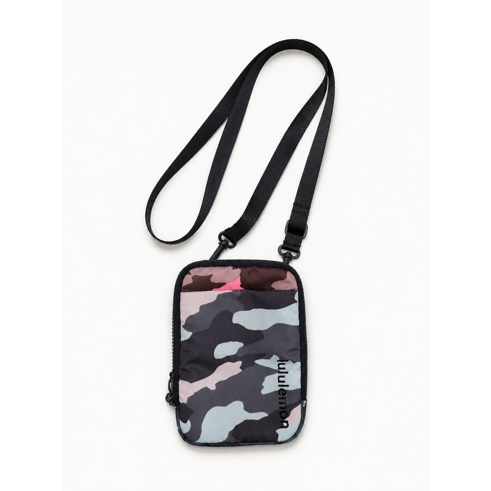 Lululemon Easy Access Crossbody Bag Heritage 365 Camo Brier Rose Multi Pink Blue